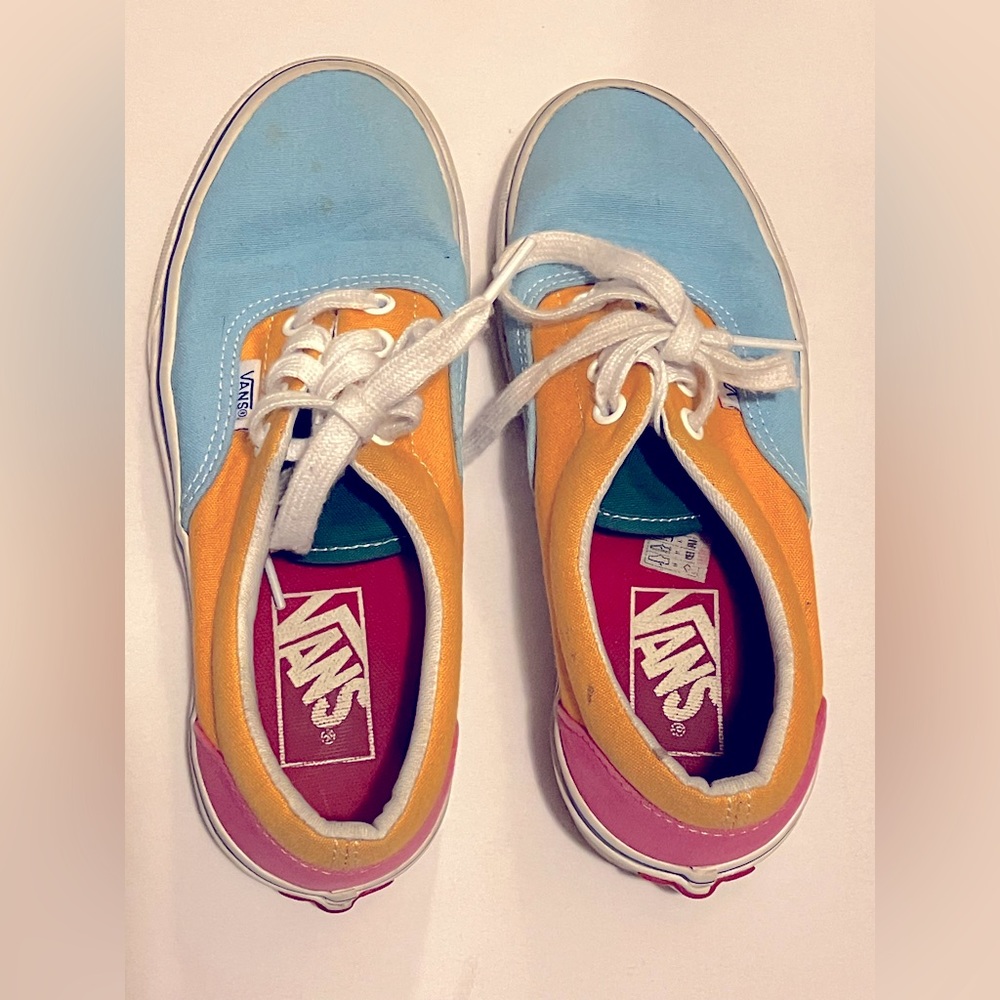 Vans multi color size men’s 4 or women’s 5.5 (uk 3.0)